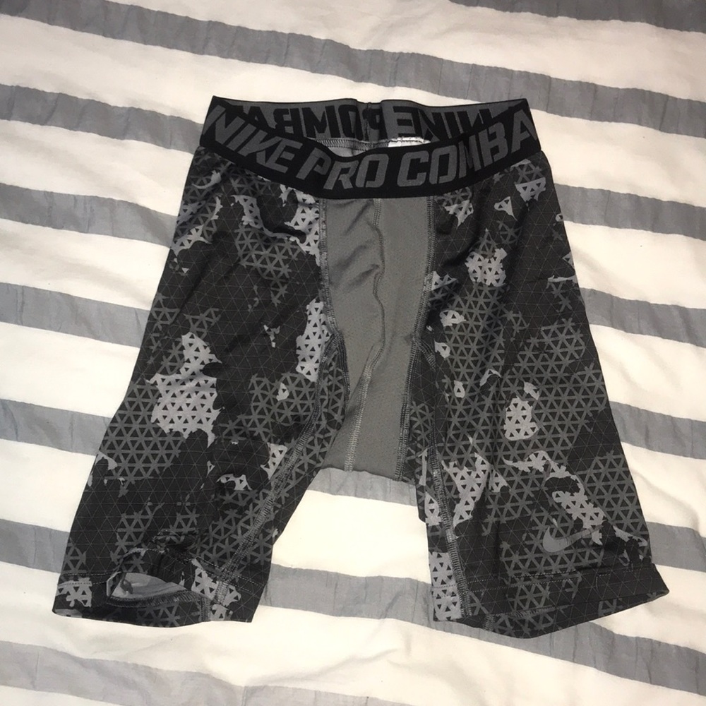 Nike. Men’s. Compression shorts.